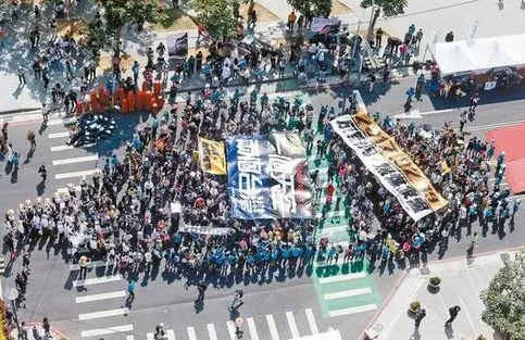 天辰迎接4月22日世界地球日：蔬食抗暖化 郝龙斌为小学生上菜